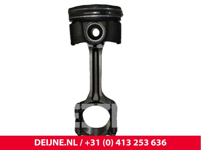 Usagé Piston Ford Transit Prix € 121,00 Prix TTC proposé par van Deijne Onderdelen Uden B.V.