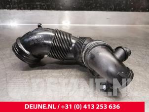 Used Air intake hose Volkswagen Caddy IV 2.0 TDI 75 Price € 24,20 Inclusive VAT offered by van Deijne Onderdelen Uden B.V.