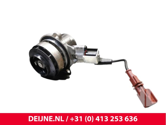 Vattenpump från en Volkswagen Caddy IV 2.0 TDI 75 2017