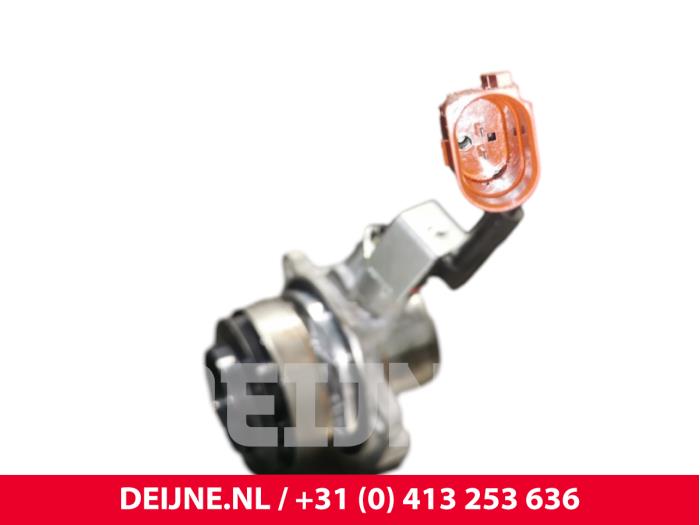 Vattenpump från en Volkswagen Caddy IV 2.0 TDI 75 2017