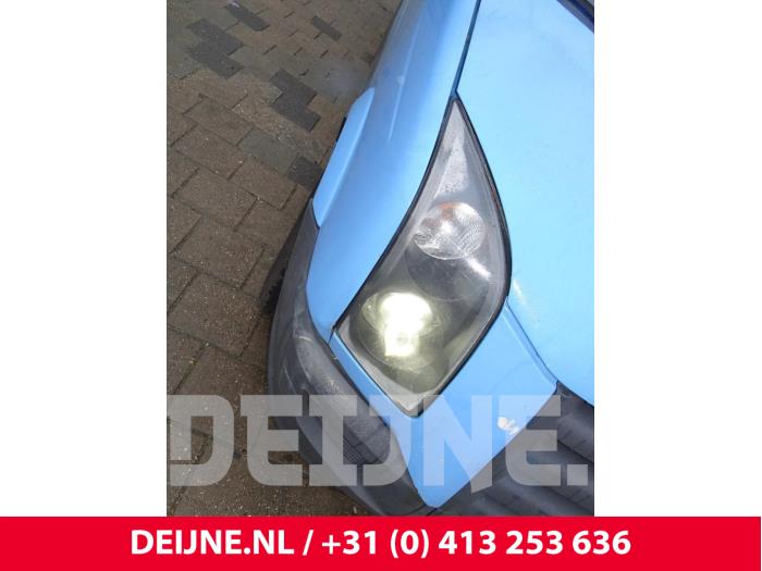 Headlight, right from a Volkswagen Crafter 2.5 TDI 30/32/35 2009