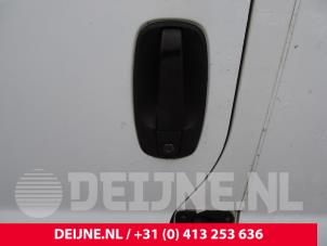 Used Door handle 2-door, left Renault Trafic New (FL) 1.9 dCi 100 16V Price on request offered by van Deijne Onderdelen Uden B.V.