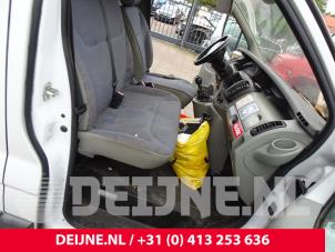Used Front seatbelt, centre Renault Trafic New (FL) 1.9 dCi 100 16V Price on request offered by van Deijne Onderdelen Uden B.V.