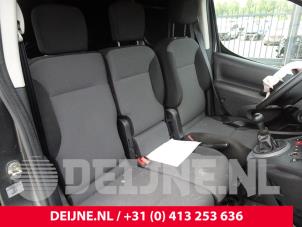 Used Double front seat, right Citroen Berlingo 1.6 BlueHDI 75 Price on request offered by van Deijne Onderdelen Uden B.V.