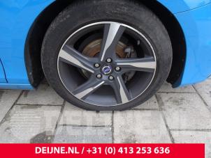 Used Set of wheels Volvo V40 (MV) 1.6 D2 Price on request offered by van Deijne Onderdelen Uden B.V.