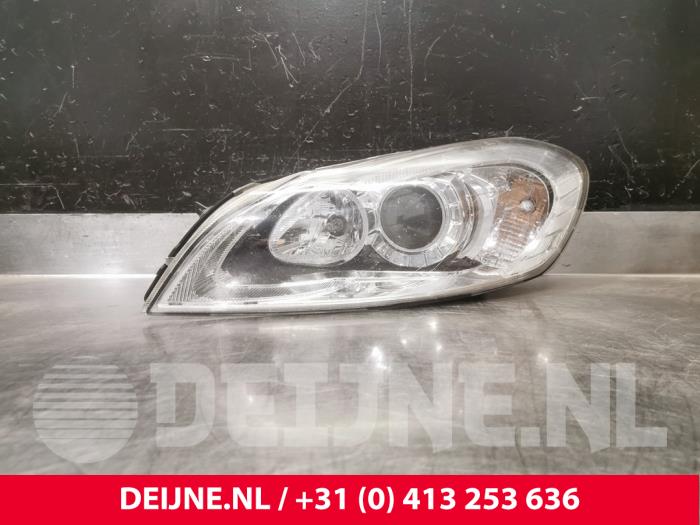 Używane Reflektor lewy Volvo C70 (MC) 2.5 T5 20V Cena € 275,00 Procedura marży oferowane przez van Deijne Onderdelen Uden B.V.