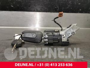 Used Ignition lock + key Opel Vivaro 1.5 CDTI 102 Price € 60,50 Inclusive VAT offered by van Deijne Onderdelen Uden B.V.