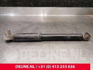 Used Rear shock absorber, left Mercedes Vito (447.6) 2.2 114 CDI 16V Price € 48,40 Inclusive VAT offered by van Deijne Onderdelen Uden B.V.
