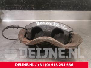 Used Front brake calliper, left Volkswagen Crafter 2.5 TDI 30/35/50 Price € 72,60 Inclusive VAT offered by van Deijne Onderdelen Uden B.V.