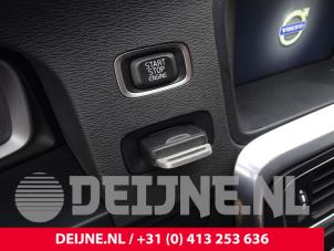 Gebrauchte Zündschloss + Schlüssel Volvo V60 I (FW/GW) 2.0 D2 16V Preis auf Anfrage angeboten von van Deijne Onderdelen Uden B.V.