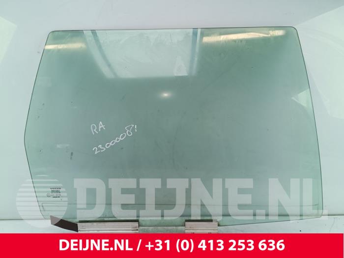 Usados Ventanilla de puerta de 4 puertas derecha detrás Volvo V70 (GW/LW/LZ) 2.5 10V Precio € 50,00 Norma de margen ofrecido por van Deijne Onderdelen Uden B.V.