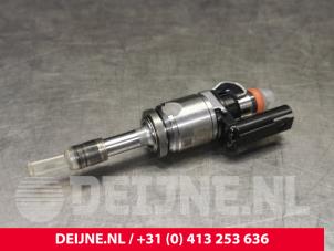Used Injector (petrol injection) Volvo V40 (MV) 2.0 T2 16V Price € 50,00 Margin scheme offered by van Deijne Onderdelen Uden B.V.