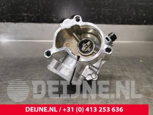 Used Vacuum pump (petrol) Volvo V40 (MV) 2.0 T2 16V Price € 250,00 Margin scheme offered by van Deijne Onderdelen Uden B.V.