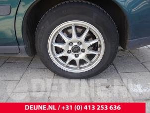 Used Set of wheels Volvo S60 I (RS/HV) 2.4 20V 140 Price on request offered by van Deijne Onderdelen Uden B.V.