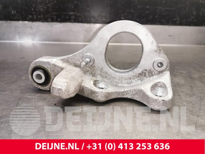 Used Engine mount Volvo V40 (MV) 2.0 T2 16V Price € 25,00 Margin scheme offered by van Deijne Onderdelen Uden B.V.