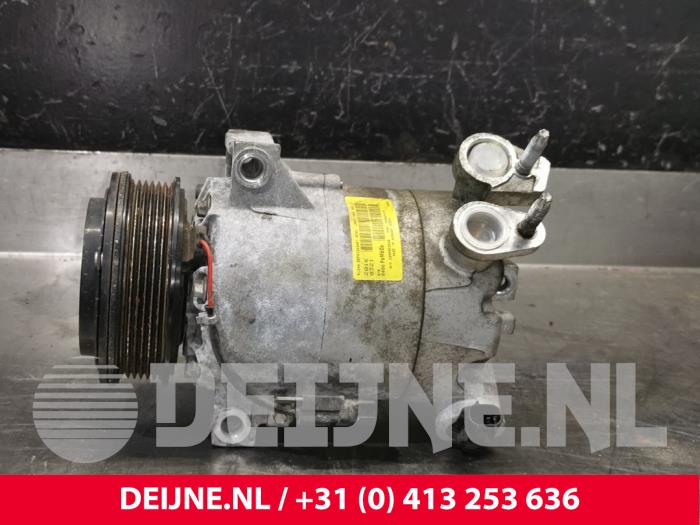 Usagé Pompe clim Ford Transit Connect (PJ2) 1.0 EcoBoost 12V Prix € 193,60 Prix TTC proposé par van Deijne Onderdelen Uden B.V.