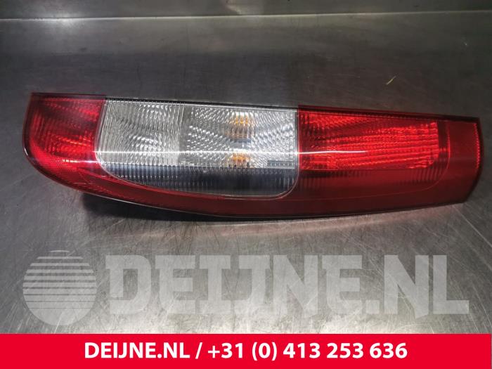 Rücklicht rechts van een Mercedes-Benz Vito (639.6) 2.2 116 CDI 16V Euro 5 2011