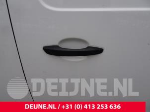 Gebrauchte Schiebetürgriff links Opel Vivaro 1.5 CDTI 102 Preis auf Anfrage angeboten von van Deijne Onderdelen Uden B.V.