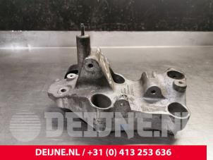 Used Engine mount Renault Master IV (MA/MB/MC/MD/MH/MF/MG/MH) 2.3 dCi 165 16V FWD Price € 42,35 Inclusive VAT offered by van Deijne Onderdelen Uden B.V.