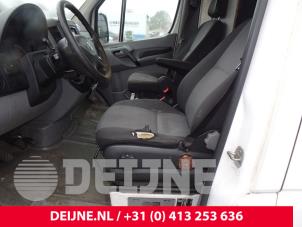 Used Seat, right Volkswagen Crafter 2.0 TDI 16V Price € 302,50 Inclusive VAT offered by van Deijne Onderdelen Uden B.V.