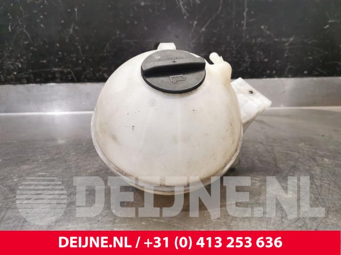 Expansion vessel from a Mercedes-Benz Sprinter 3t (906.61) 211 CDI 16V 2016
