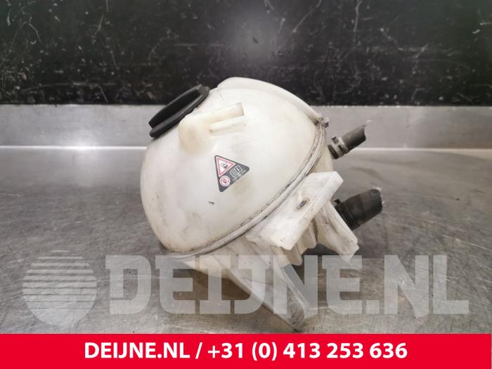 Expansion vessel from a Mercedes-Benz Sprinter 3t (906.61) 211 CDI 16V 2016