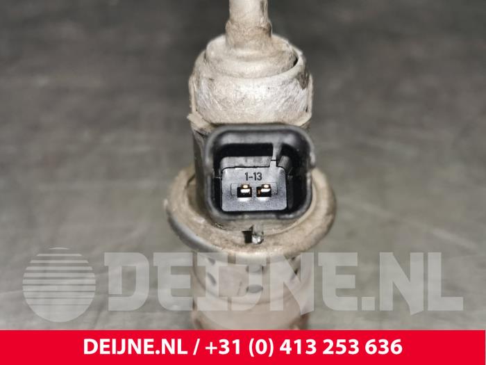 Adblue Injektor van een Peugeot Expert (VA/VB/VE/VF/VY) 2.0 Blue HDi 120 16V 2019