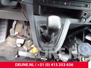 Usados Palanca de cambios Toyota ProAce 2.0 D-4D 122 16V Worker Precio de solicitud ofrecido por van Deijne Onderdelen Uden B.V.