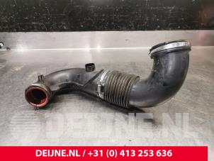 Used Air intake hose Mercedes Vito (447.6) 2.2 114 CDI 16V Price € 90,75 Inclusive VAT offered by van Deijne Onderdelen Uden B.V.