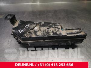 Used Additive tank Citroen Berlingo 1.6 BlueHDI 75 Price € 211,75 Inclusive VAT offered by van Deijne Onderdelen Uden B.V.
