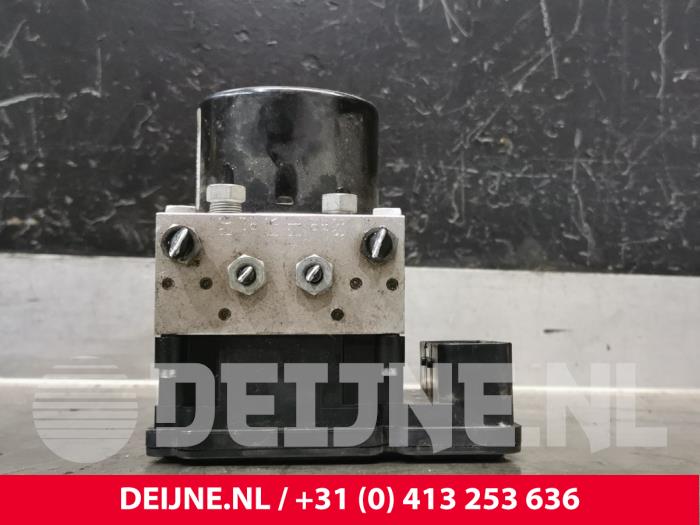 Usagé Bloc ABS Volvo XC60 I (DZ) 2.0 D4 16V Prix € 100,00 Règlement à la marge proposé par van Deijne Onderdelen Uden B.V.