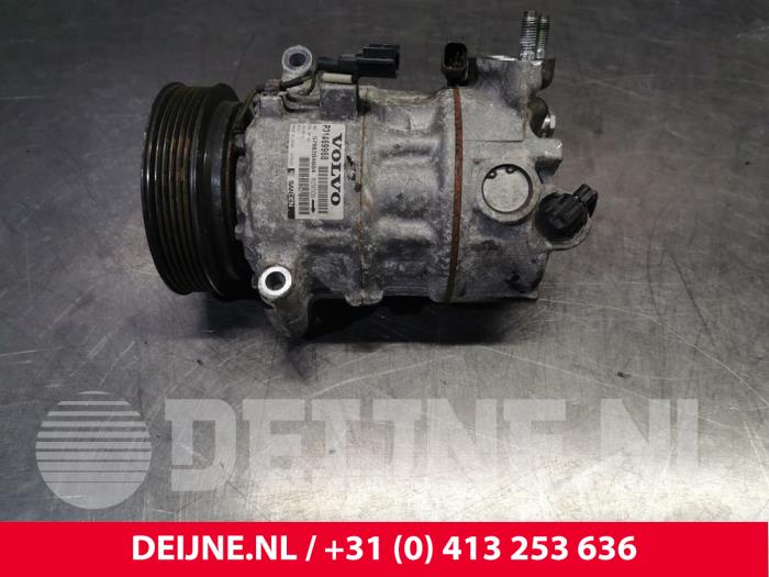 Usagé Compresseur de clim Volvo XC60 I (DZ) 2.0 D4 16V Prix € 125,00 Règlement à la marge proposé par van Deijne Onderdelen Uden B.V.