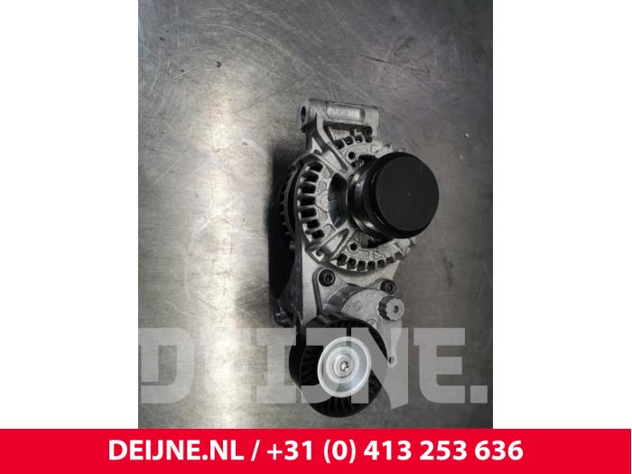 Dynamo van een Volvo XC40 (XZ) 1.5 T2 12V 2021