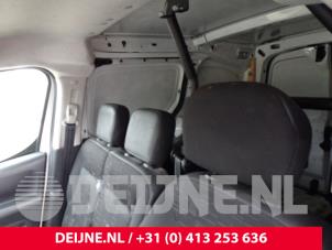 Używane Fotel lewy Citroen Berlingo 1.6 Hdi 75 16V Phase 1 Cena na żądanie oferowane przez van Deijne Onderdelen Uden B.V.