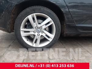 Used Set of wheels Volvo V60 I (FW/GW) 2.4 D6 20V Plug-in Hybrid AWD Price € 450,00 Margin scheme offered by van Deijne Onderdelen Uden B.V.