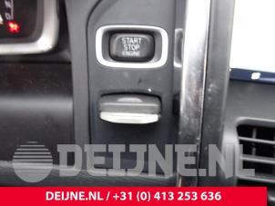 Usados Cerradura de contacto y llave Volvo XC60 I (DZ) 2.0 D4 16V Precio de solicitud ofrecido por van Deijne Onderdelen Uden B.V.