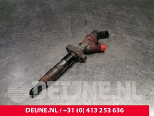 Used Injector (diesel) Renault Master III (FD/HD) 2.5 dCi 16V Price € 96,80 Inclusive VAT offered by van Deijne Onderdelen Uden B.V.