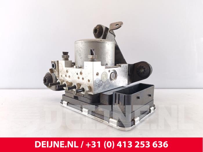 Begagnade ABS-pump Volvo V90 II (PW) 2.0 D3 16V Pris € 235,00 Marginaltabell erbjuds av van Deijne Onderdelen Uden B.V.