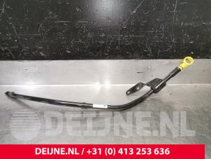 Used Oil dipstick Peugeot Boxer (U9) 2.2 HDi 130 Euro 5 Price € 18,15 Inclusive VAT offered by van Deijne Onderdelen Uden B.V.