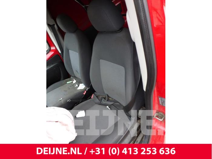 Fotel lewy z Peugeot Bipper (AA) 1.3 HDI 2014