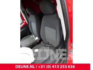 Używane Fotel lewy Peugeot Bipper (AA) 1.3 HDI Cena na żądanie oferowane przez van Deijne Onderdelen Uden B.V.