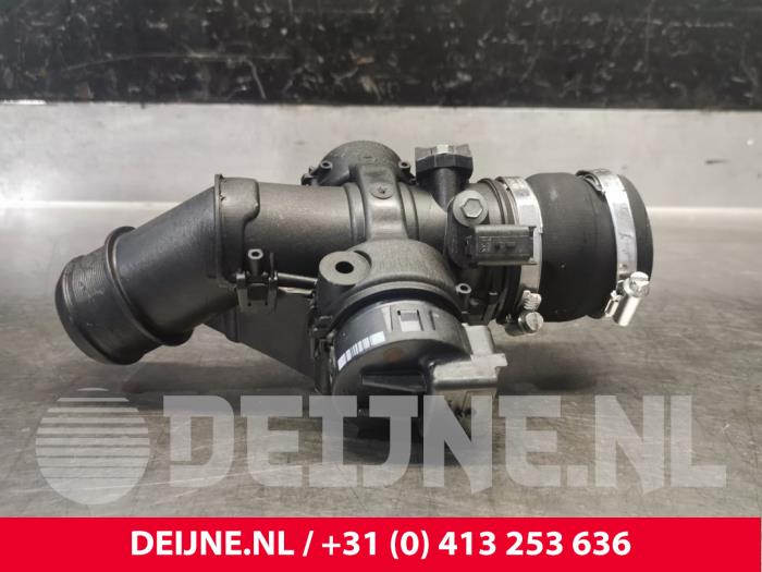 Usagé Boitier papillon Citroen Jumpy (G9) 1.6 HDI 16V Prix € 66,55 Prix TTC proposé par van Deijne Onderdelen Uden B.V.