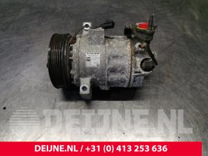 Used Air conditioning pump Volvo V60 II (ZW) 2.0 D4 16V Price € 175,00 Margin scheme offered by van Deijne Onderdelen Uden B.V.