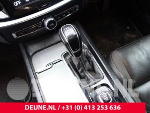 Used Gear stick Volvo V60 II (ZW) 2.0 D4 16V Price € 125,00 Margin scheme offered by van Deijne Onderdelen Uden B.V.