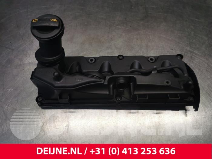 Usagé Couvercle soupapes Volkswagen Transporter T5 2.0 TDI DRF Prix € 121,00 Prix TTC proposé par van Deijne Onderdelen Uden B.V.