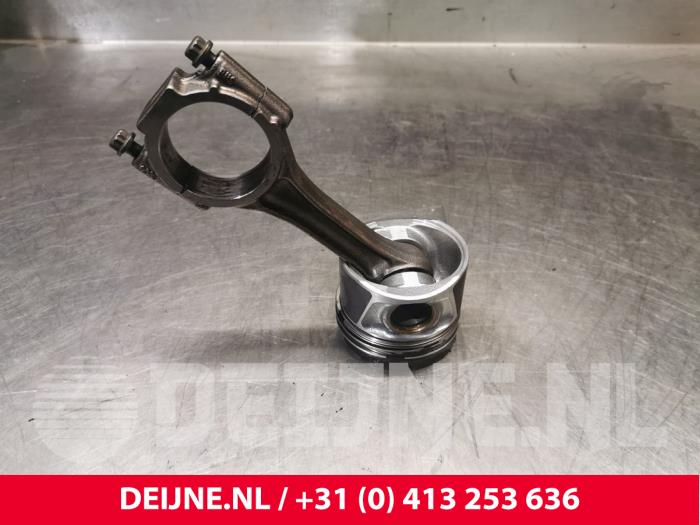 Usados Pistón Volkswagen Transporter T5 2.0 TDI DRF Precio € 42,35 IVA incluido ofrecido por van Deijne Onderdelen Uden B.V.