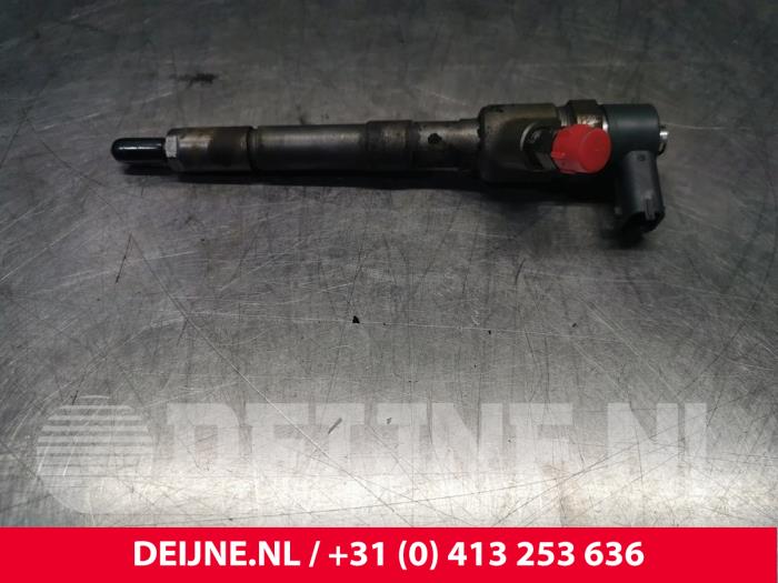 Injector (diesel) from a Opel Combo 1.3 CDTI 16V ecoFlex 2015