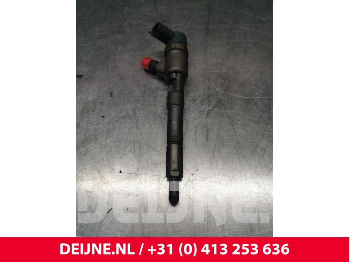 Injector (diesel) from a Opel Combo 1.3 CDTI 16V ecoFlex 2015