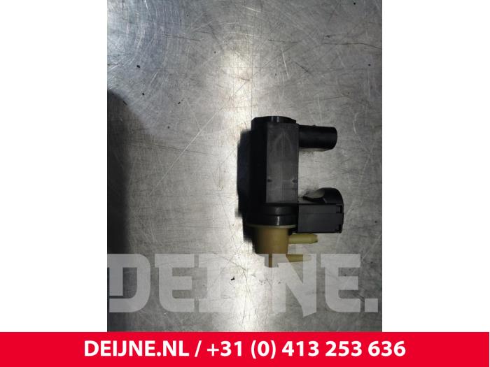 Usagé Régulateur pression turbo Volvo V40 (MV) 2.0 D2 16V Prix € 30,00 Règlement à la marge proposé par van Deijne Onderdelen Uden B.V.