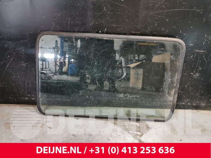 Usados Ventanilla de puerta de carga lateral Mercedes Sprinter 2t (901/902) 211 CDI 16V Precio € 121,00 IVA incluido ofrecido por van Deijne Onderdelen Uden B.V.